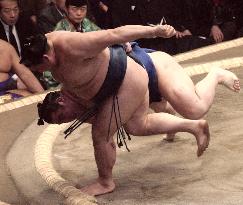 Takanohana wins at New Year sumo